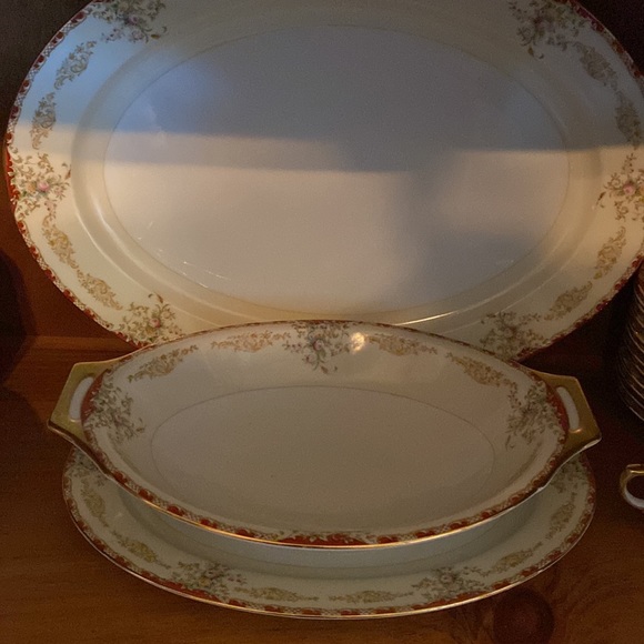 china dinner ware Gold trim n flowered pattern BREAKABLE ONLY LOCAL DELIVERY!!! - Picture 5 of 16